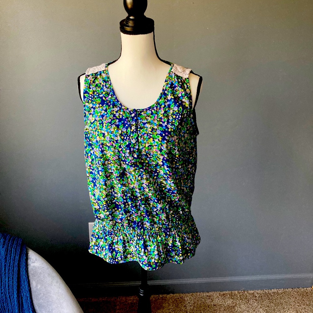 Blue floral pattern sleeveless blouse